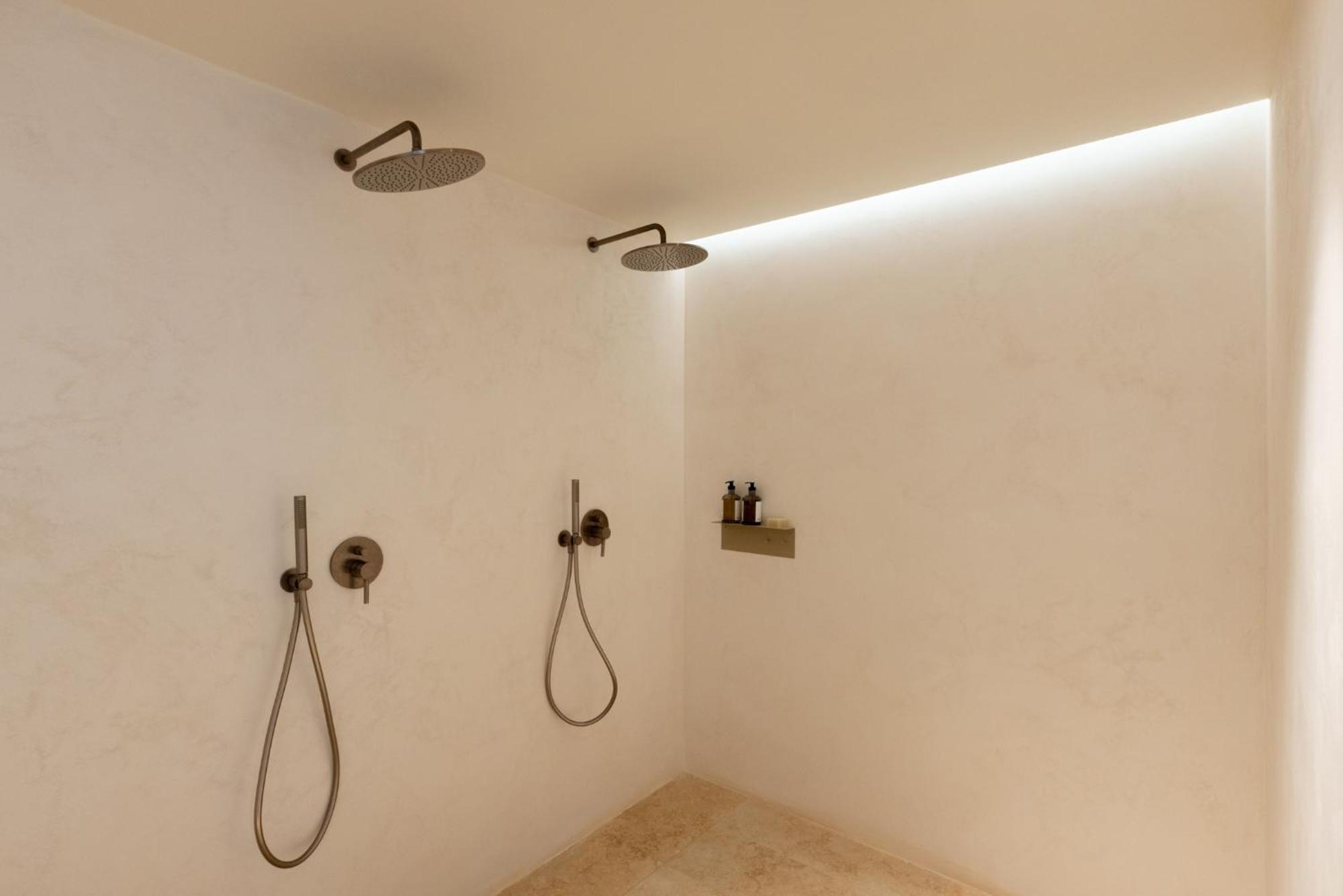 Gundari Hotel Petousis Ngoại thất bức ảnh